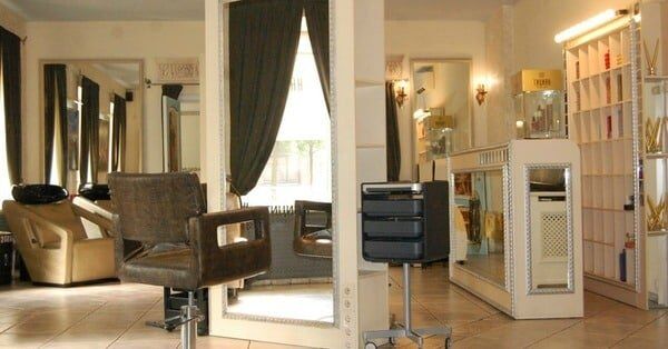 Купить салон красоты в Петербурге