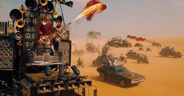 mad_max_guitar.jpg Безумный Макс - слепой гитарист