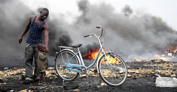 nigeria_fire.jpg Нигерия -- авария на нефтепроводе