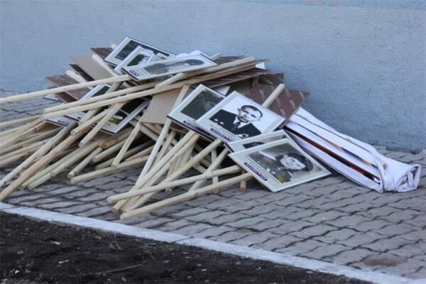 Бессмертный полк - выброшенные фотографии